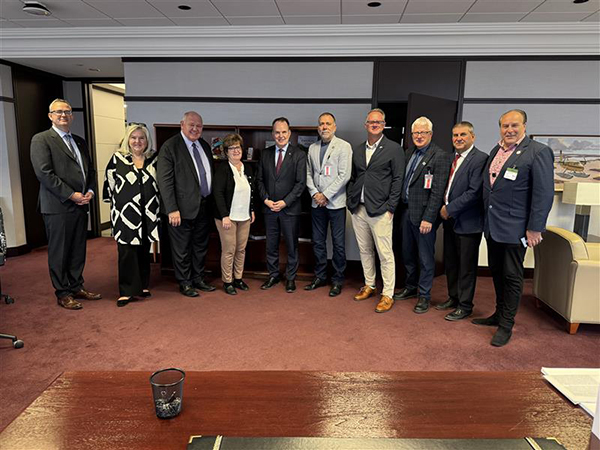 York Region Mayors and Deputy Mayors in a group picture